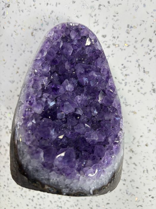 Продавам сфера и друза Аметист