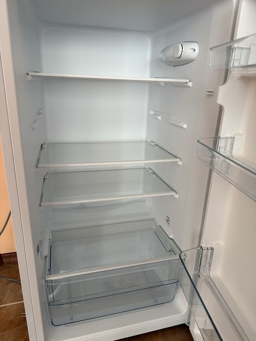 Самостоятелен хладилник Midea (MDRT294FGE01)