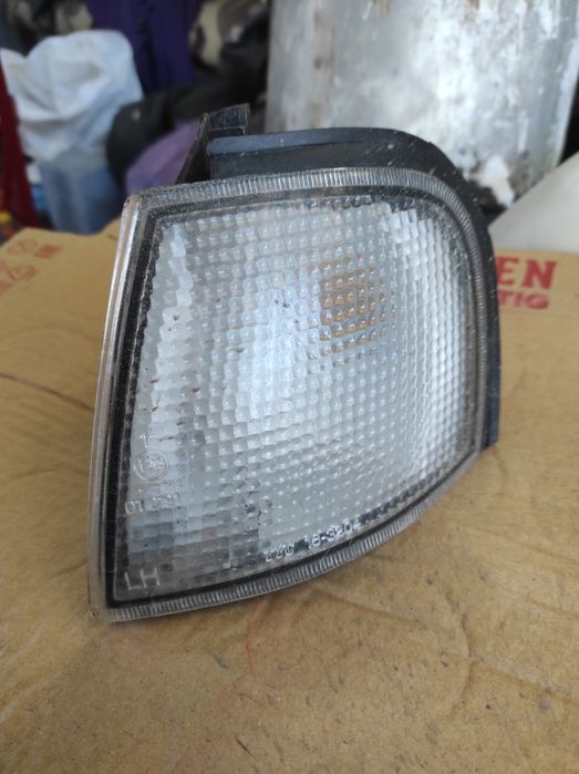 Продам поворотник ниссан