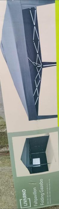 Vand Pavilion cort gradina
