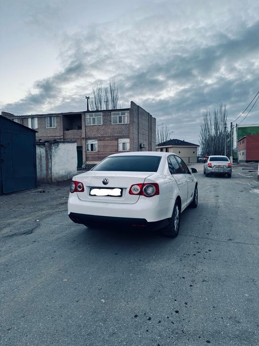 Продается машина Volkswagen jetta 2010 г