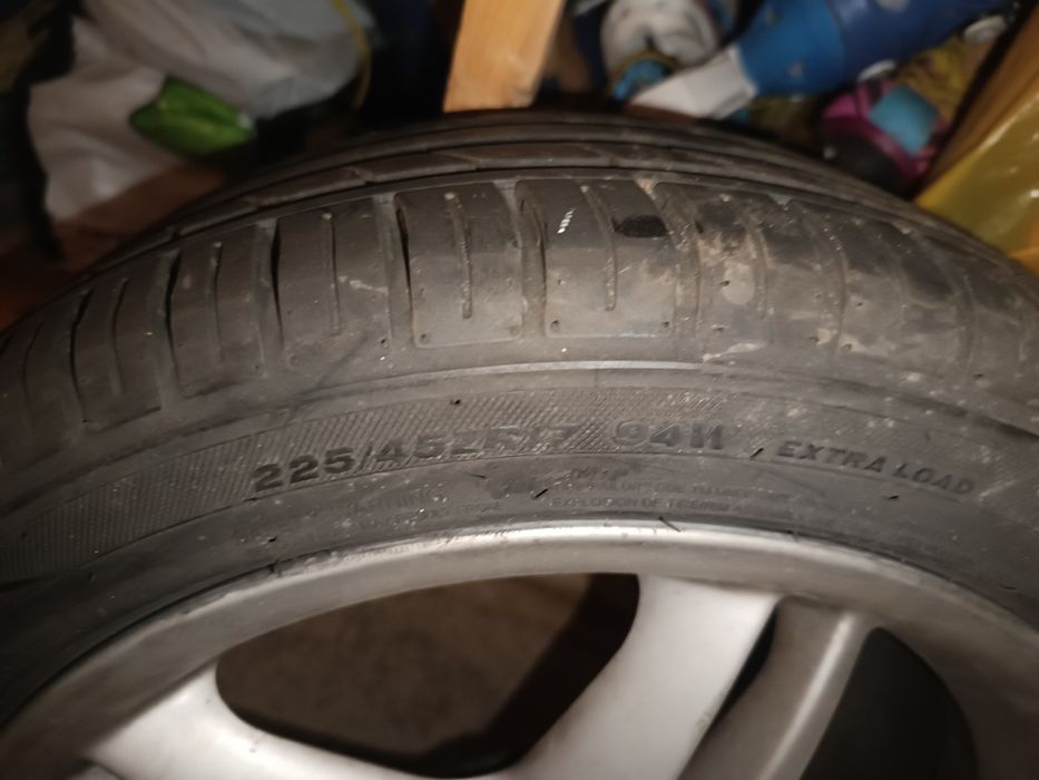 Set Jante Aliaj R17 + Anvelope Vară 225/45 R17 – Stare Foarte Bună