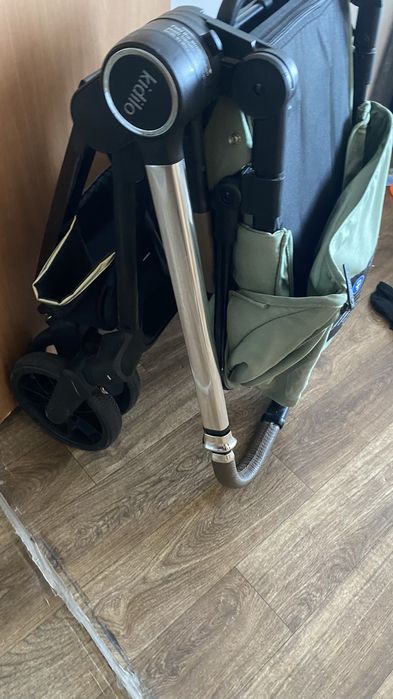 Детская прогулочная коляска