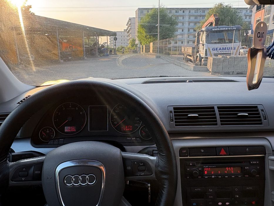 AUDI A4 2006 — imagine 2