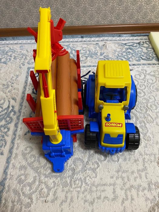 Продам детскую машинку