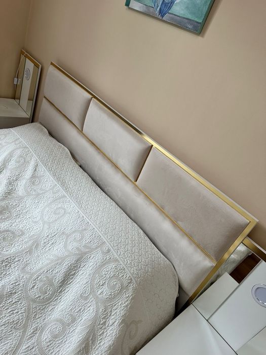 Спальный гарнитур почти новый