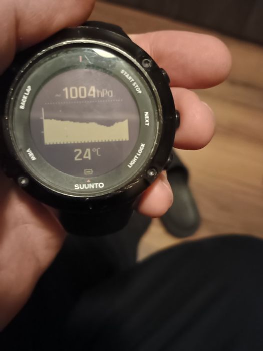 Продавам Suunto ambit 3. Чудесен за бягане, плуване, планина и колело.