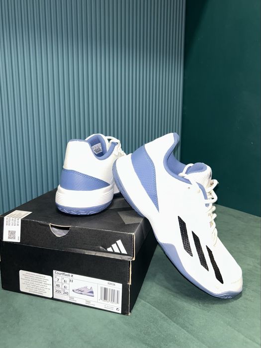 Кроссовки Adidas