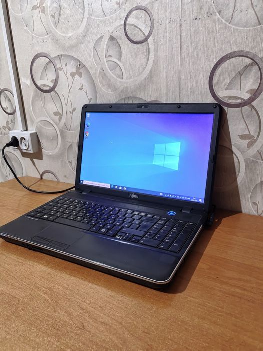 Ноутбук Fujitsu рабочий