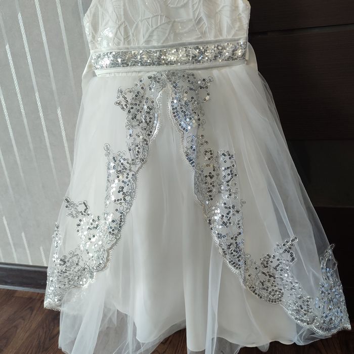 Продам платье на девочку