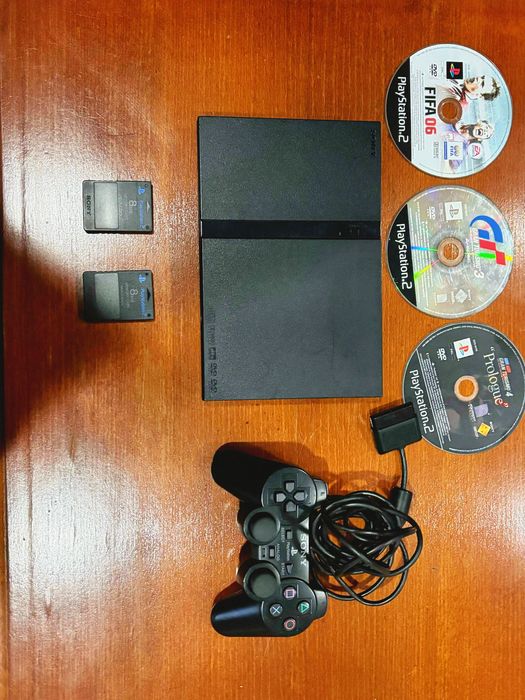 Pachet Consolă Sony PlayStation 2 Slim – Completă, cu 2 Carduri de Memorie și 3 Jocuri Clasice