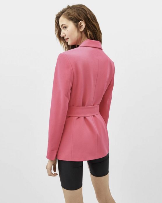 Costum dama fucsia nou cu eticheta Bershka XS