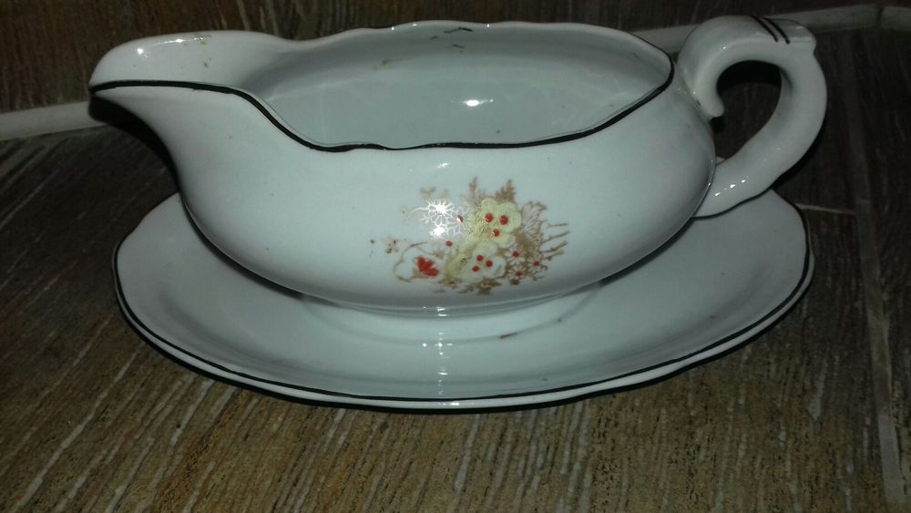 Bol supa si sosiera  portelan