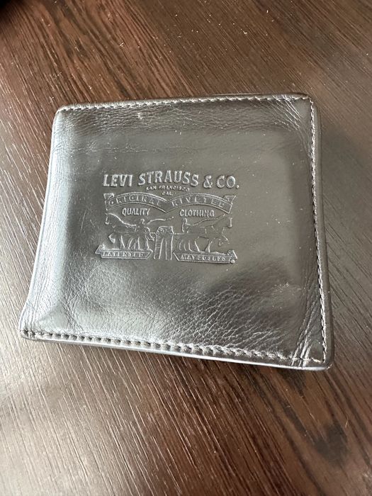 Мъжки кожен портфейл Levi's
