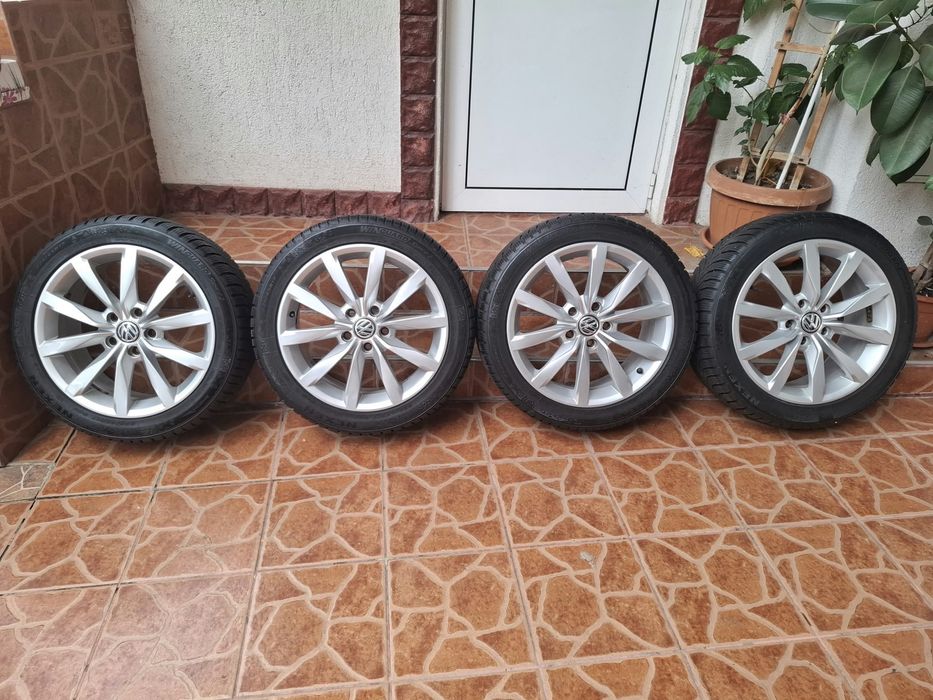 Set 4 Jante Aliaj VW Golf 7 R-Line Dijon R17 + Anvelope Iarnă Nexen 225/45 R17 DOT 2022 (Profil 6.5-7mm)