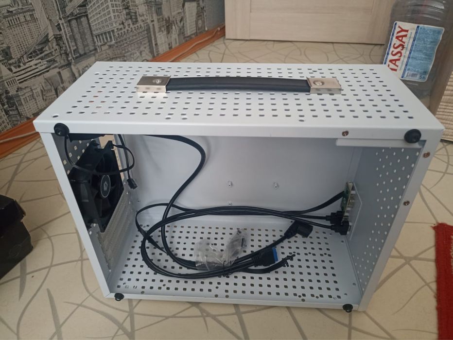 Продам компактный корпусс