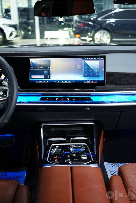 BMW 740i xDrive 2025