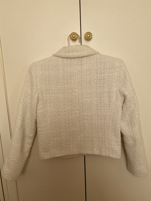 Късо сако цвят екрю