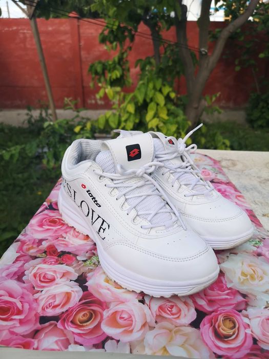 Adidasi dama Lotto,Life'sLove 38,5