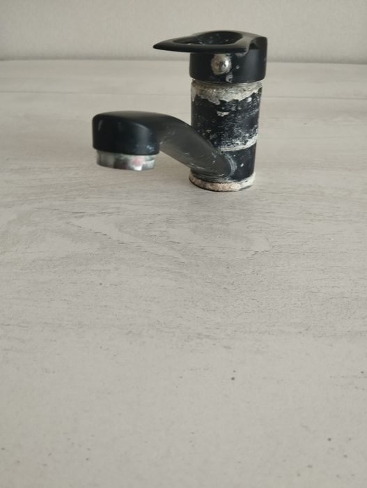 Смеситель для раковины.