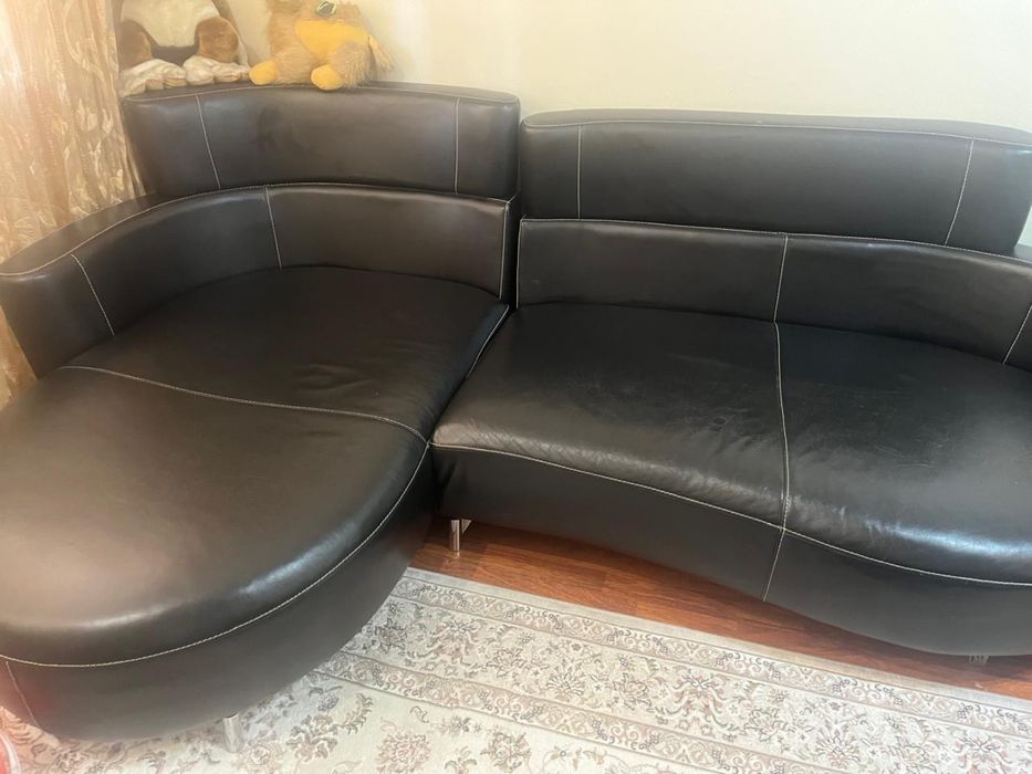 Продам кожанный диван