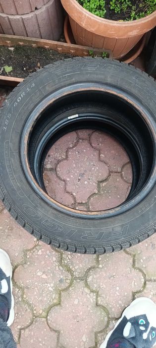 Vand 2 anvelope de iarna, Debica