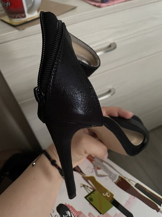 Sandale din piele ecologica marime 36