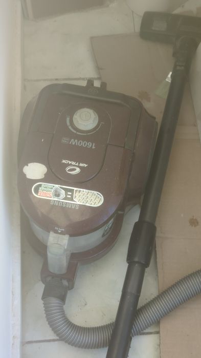 Продам пылесос б/у