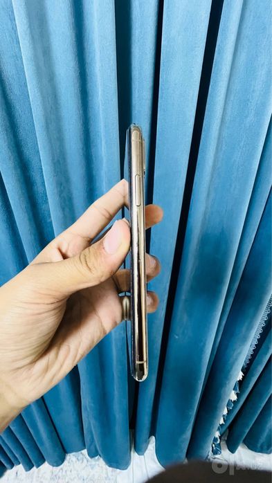 Iphone xs ideal ochilmagan feys trutob bor