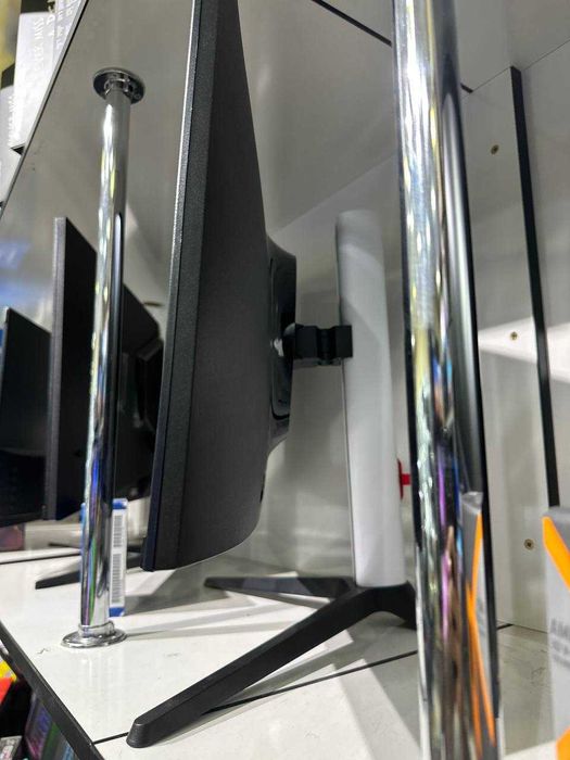 27QH1800-27" 2K / 180hz QHD Flat Gaming monitor |