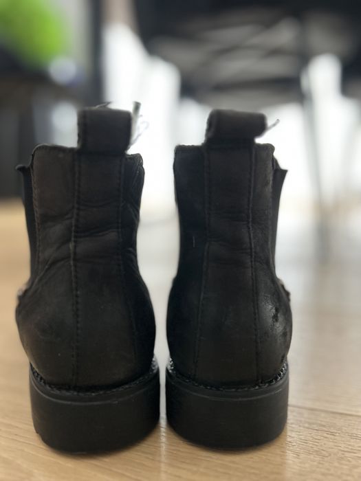 Ghete dama din piele