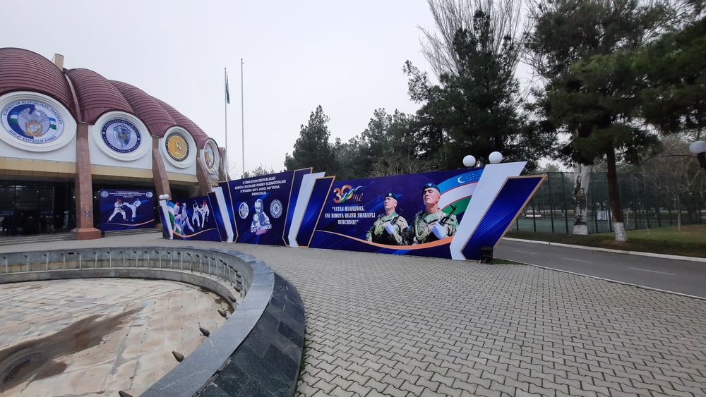 Наружная реклама ю,Экосолвентная печать баннер,оракал,сеточный оракал.