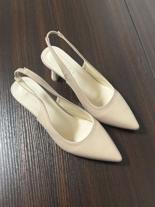 Туфли бежевые, размер 39