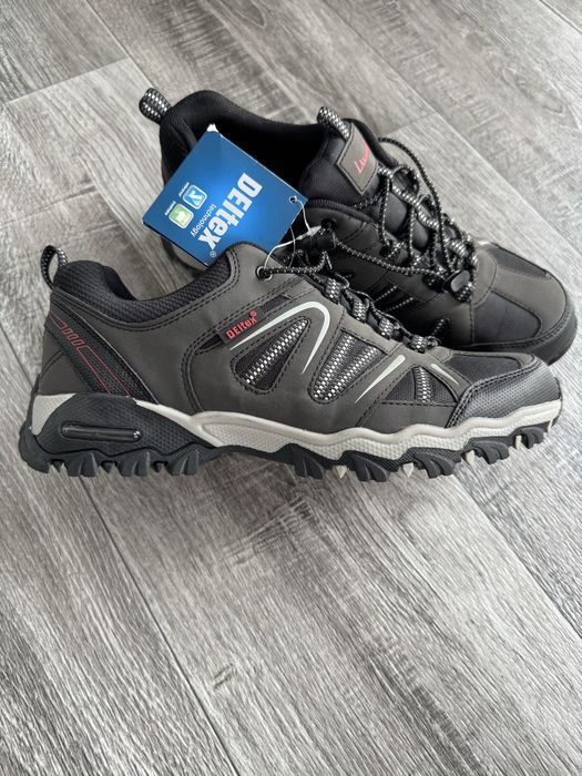 Продам кроссовки