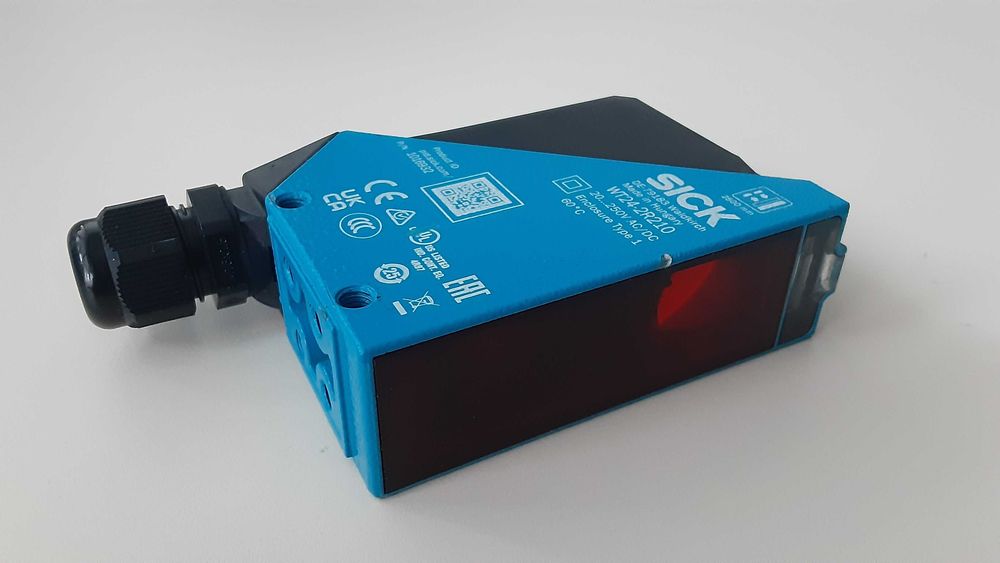 Senzor de proximitate cu infrarosu fotoelectric SICK WT24-2B210