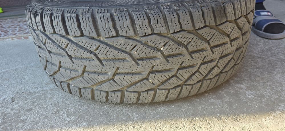 Set roți iarnă  – jante aliaj + anvelope 225/45 R17