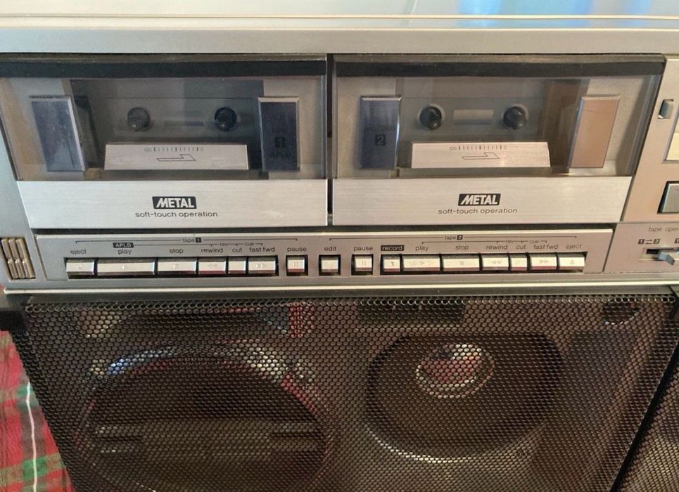 SHARP GF 777 radio casetofon