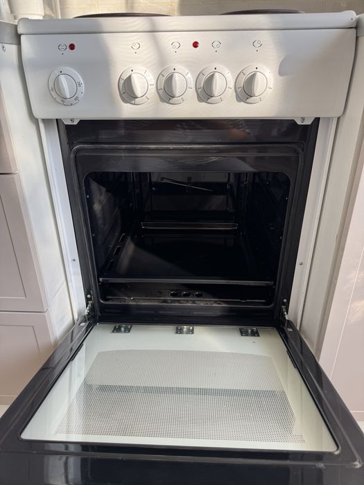 Плита с духовкой