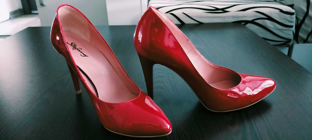 Pantofi dama, culoare-roșu, piele lăcuită exterior, piele interior