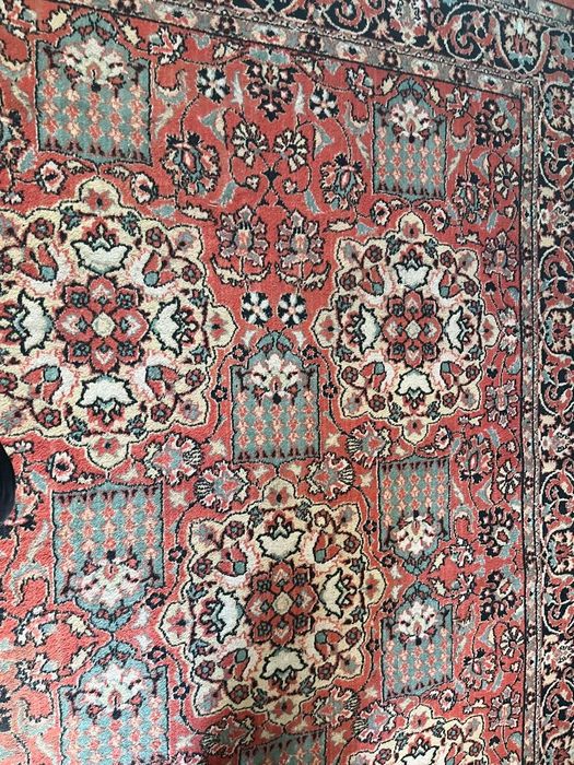 Ковер б/у продам в