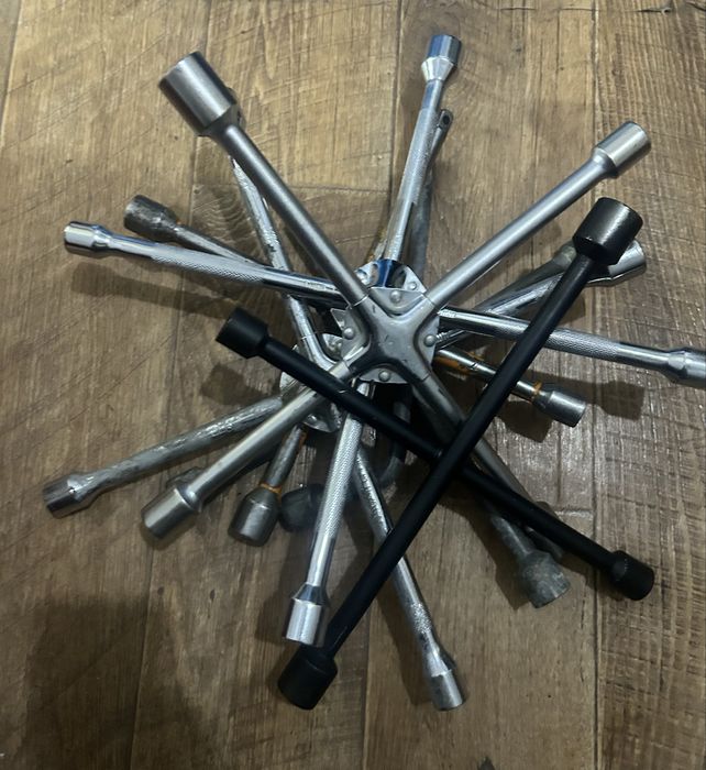 Продаю новые балонные ключи