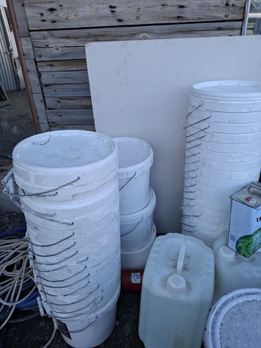 Продам ведры пластмассовые и железные