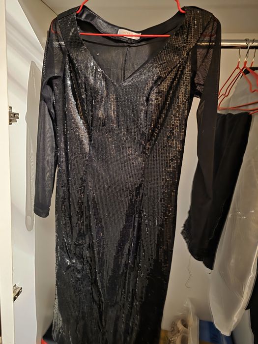 Продам платье в пайетках 44р
