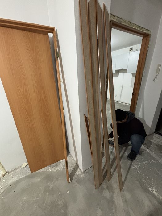 Двери межкомнатные б/у