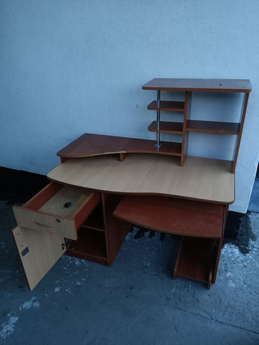 Компьютерный стол