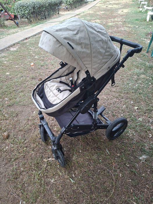 Carut bebe in stare excelenta