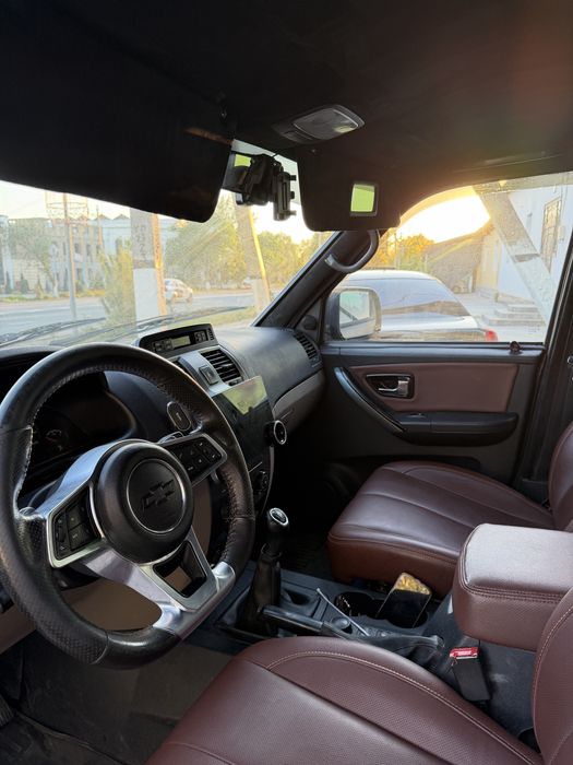 Uaz partiot sotiladi
