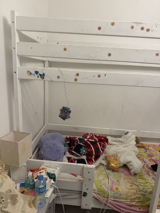 Отдам двухярусную кровать