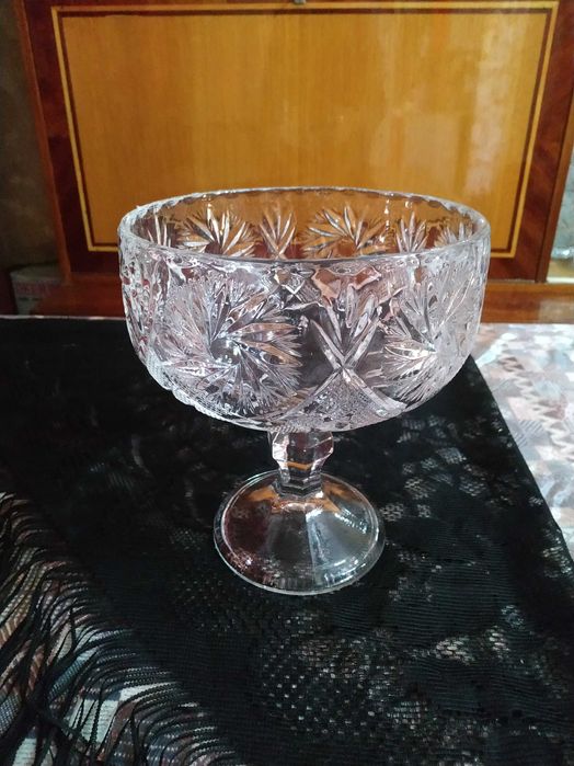 Продается хрустальная ваза