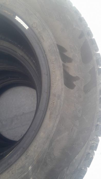 Продам комплект шин.